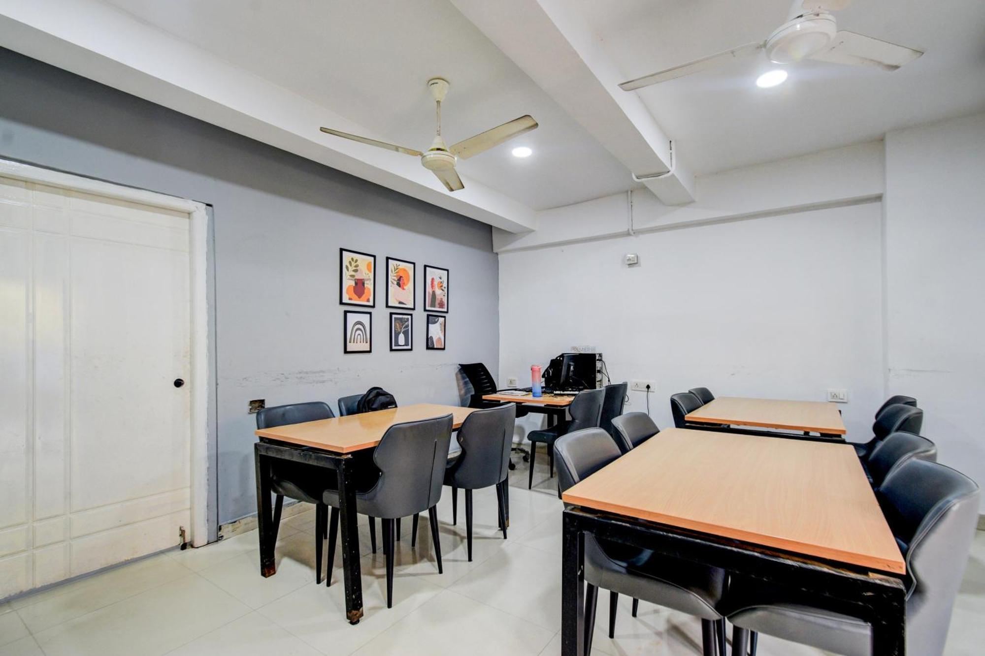 Hotel O Bee Oak Gachibowli Exterior foto